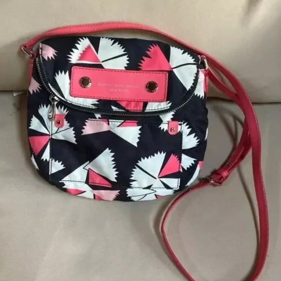 Marc by Marc Jacobs Pretty Nylon Pinwheel Natasha Mini Crossbody Bag- Black Mult - Picture 3 of 11